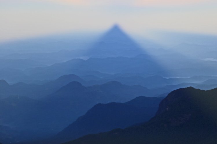 Sri Pada (Adam's Peak): A Journey to the Sacred Footprint