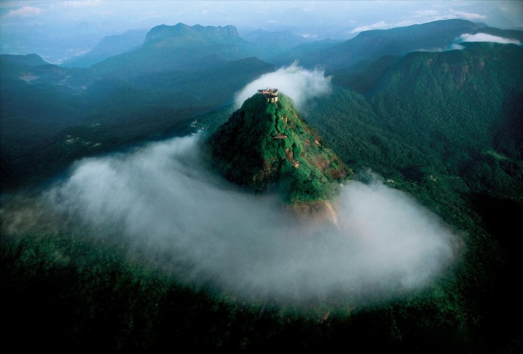 Sri Pada (Adam's Peak): A Journey to the Sacred Footprint