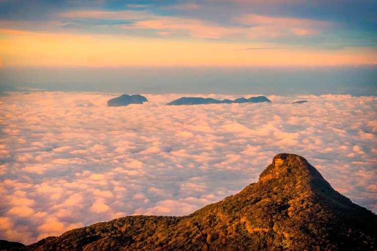 Sri Pada (Adam's Peak): A Journey to the Sacred Footprint